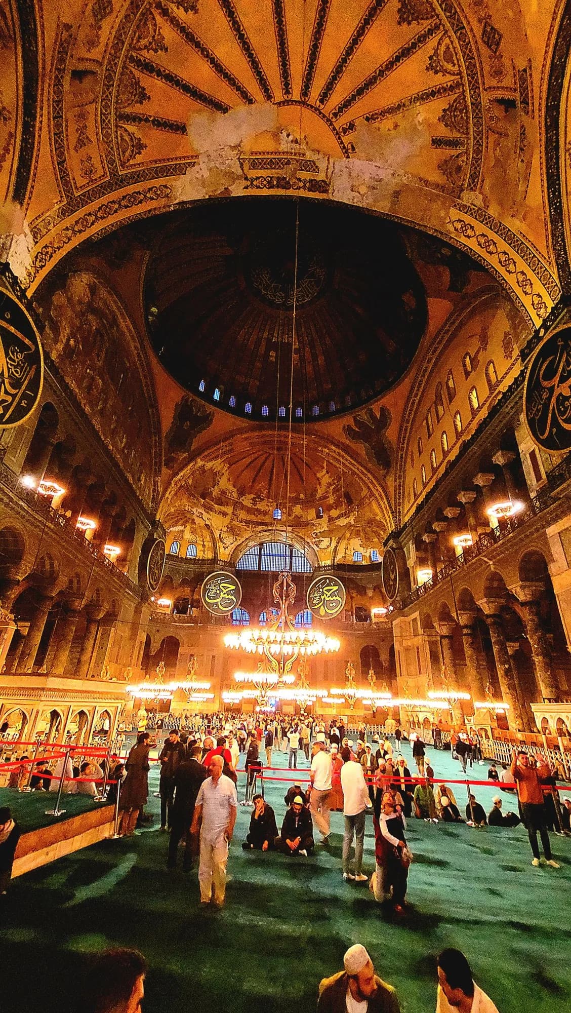 İstanbul'un En Büyük Hazinesi: Ayasofya'nın Sırlarını Keşfetmek — 2