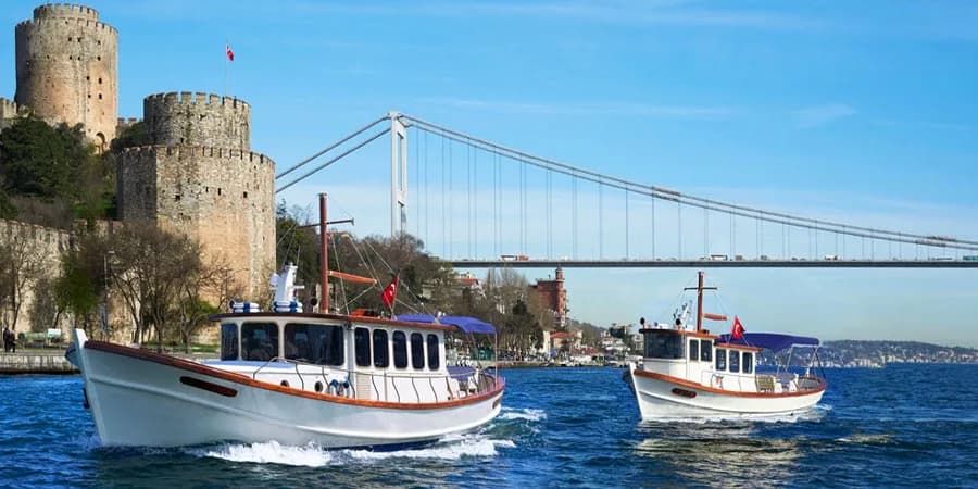 Half-Day Afternoon Bosphorus and Spice (Egyptian) Bazaar Tour